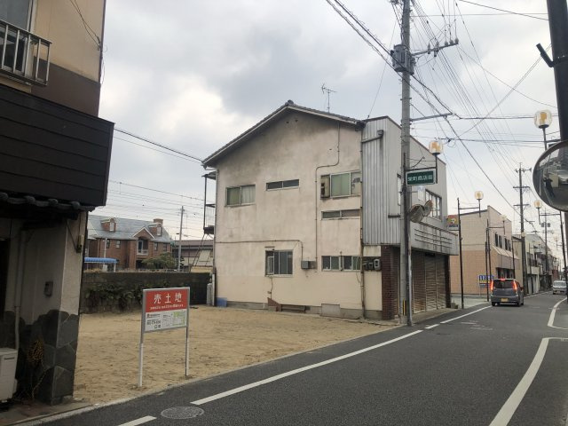古賀駅徒歩1分の土地の前面道路含む現地写真