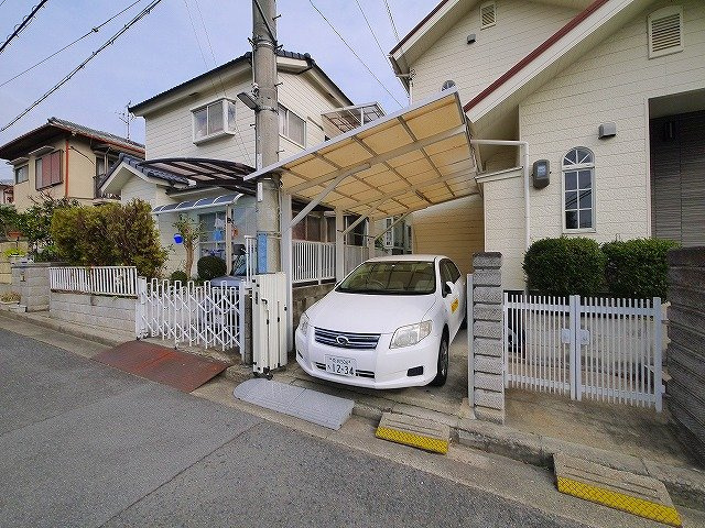 七条1丁目戸建（21-16）の駐車場