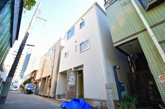 【外観】 | 内覧はいつでも可能です。
現地見学や資料請求などお気軽にお問合せ下さい。
◎周辺環境とあわせて現地もご案内致します。