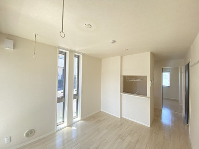 【居間・リビング】 | リヴェールシャトー綱島【SHM】 | 人気なカウンターキッチンの10帖リビングダイニングです！