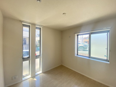 【洋室】 | リヴェールシャトー綱島【SHM】 | 角部屋二面採光洋室5.4帖のお部屋です！