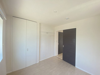 【寝室】 | リヴェールシャトー綱島【SHM】 | クローゼットのある洋室5.4帖のお部屋です！