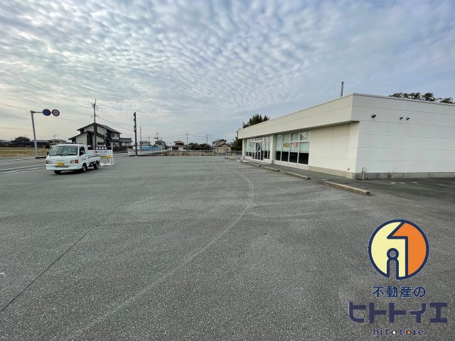 稲富店舗の駐車場