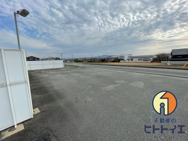 稲富店舗の駐車場