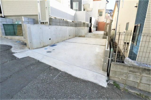 ♪新築戸建（鶴見区東寺尾東台）の駐車場|カースペースがあります