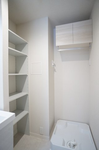 仮）江戸川区北小岩6丁目シャーメゾンの収納|洗濯機はもちろん室内！棚もあります♪