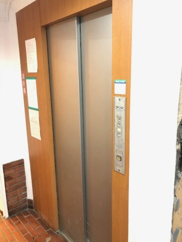 新宿区西新宿１丁目の店舗事務所の設備
