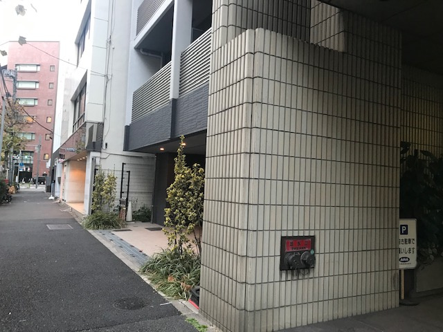 日本橋小網町ＴＨビル（旧：日本橋松栄ビル）のエントランス