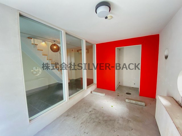 U residence 弁天町の駐車場