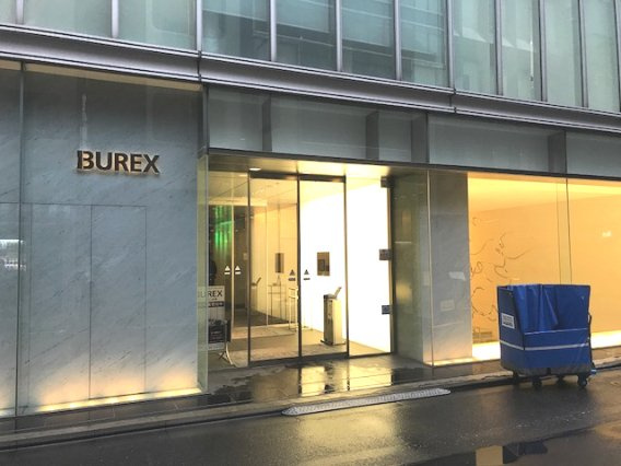 BUREX京橋（ビュレックス京橋）のエントランス