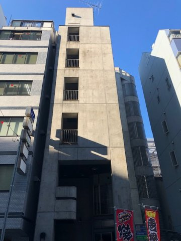 ユースメディアビルの外観