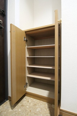 【設備】 | ロイヤルパレス目黒 | 靴入