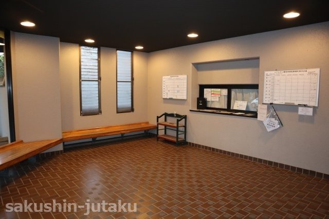 シャルマン幕張のエントランス|管理人室　管理方式は日勤