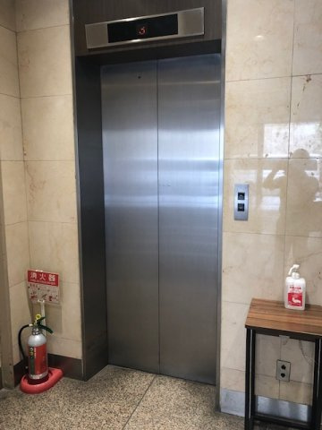 第三岩月ビルのロビー