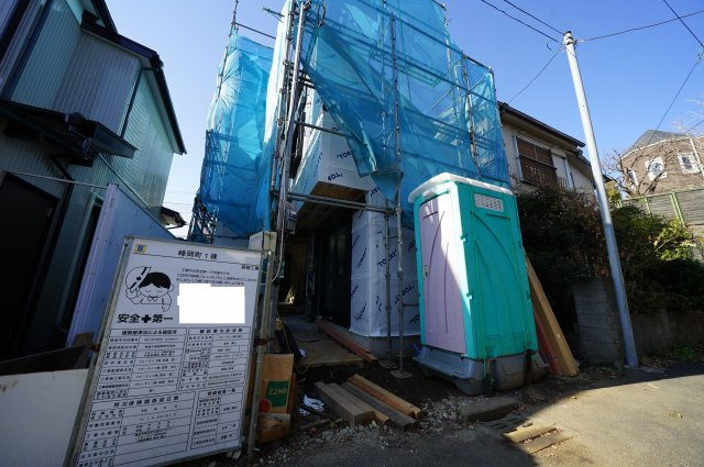 星川駅徒歩１０分の緑豊かな住環境♪ＬＤＫ１６．３帖の３ＬＤＫ！保土ヶ谷区峰岡町２丁目新築戸建ての外観