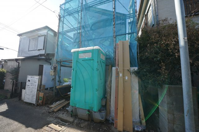 星川駅徒歩１０分の緑豊かな住環境♪ＬＤＫ１６．３帖の３ＬＤＫ！保土ヶ谷区峰岡町２丁目新築戸建ての外観