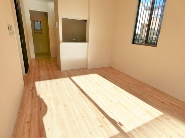 プリムローズ弐番館の居間・リビング