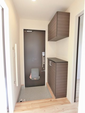 プリムローズ弐番館の玄関