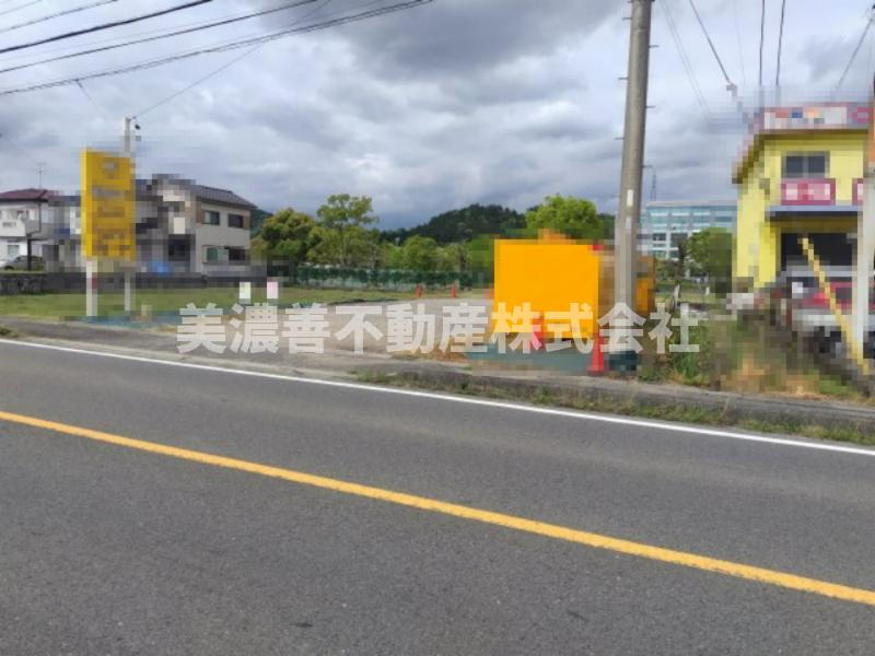 ５６０４３　山県市高木土地の外観
