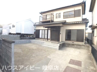 【外観】 | 大垣市静里町　中古住宅　駐車場3台可能　リフォーム済み住宅　すぐに新しい生活が送れます