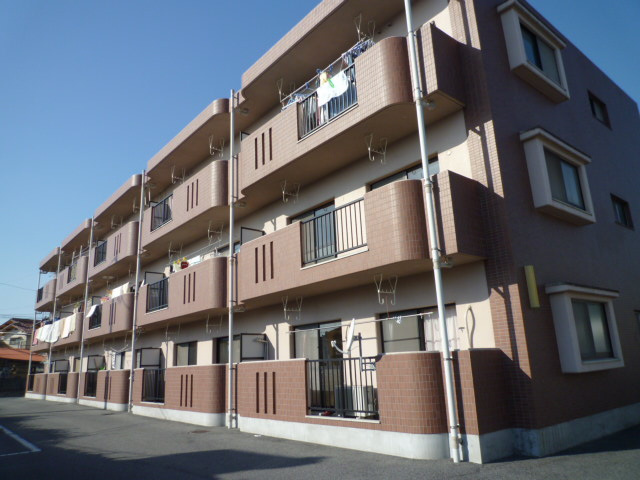 総社市門田の賃貸マンションの外観