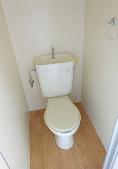 メディカルコーポⅡのトイレ|落ち着いた色調のトイレです