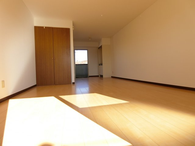 第二北山マンションの洋室