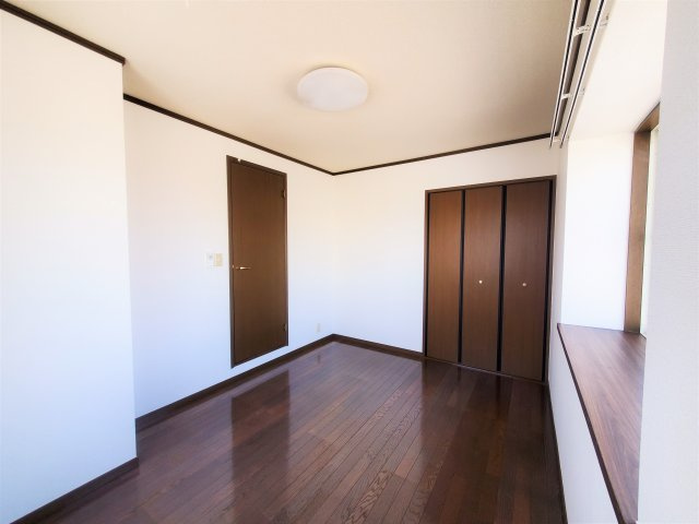 原松ハイツBの洋室