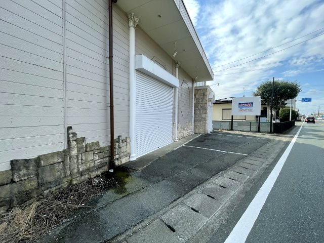 大柳町店舗の駐車場