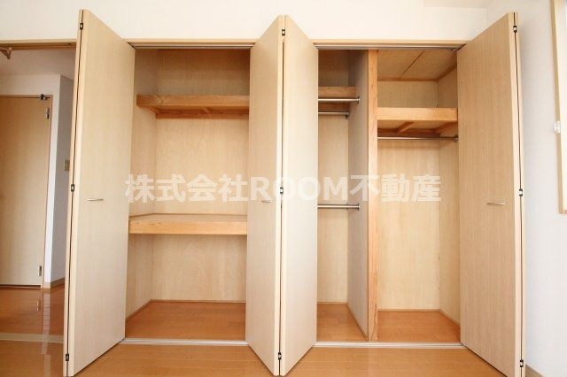 フローリッシュ広呂原の収納