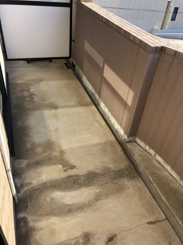 コンフォールカルチェのバルコニー