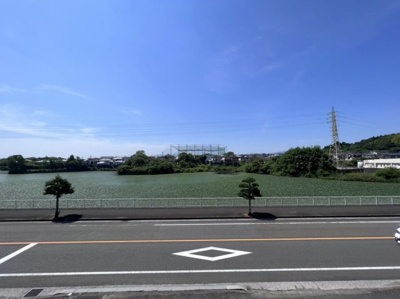 【展望】 | レイクサイド大坪 | バルコニーから鳥の巣池が見渡せます