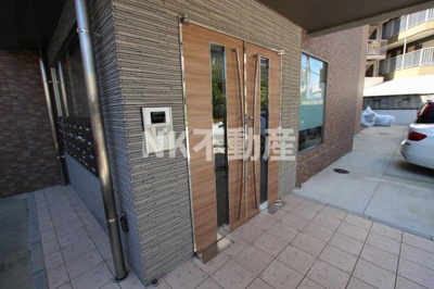 【エントランス】 | ルミエール・フジ（荒本賃貸） | 落ち着いたエントランスです