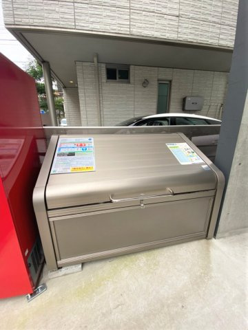 ラシクラス日暮里のその他共用部分|入居者専用のゴミステーションです