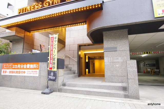 Re-be東三国 仲介手数料無料のエントランス