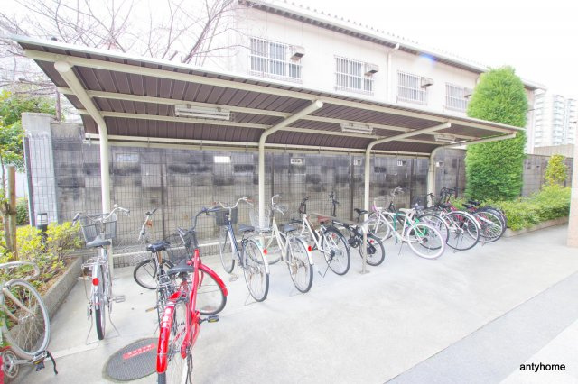 ONEROOFFLATTENJINBASHI(旧:シャルマンフジ天神橋)の駐車場