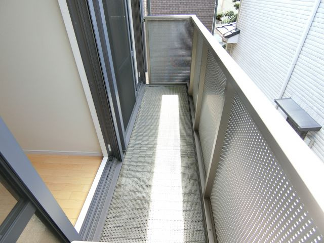 クレストコートＢ棟のバルコニー