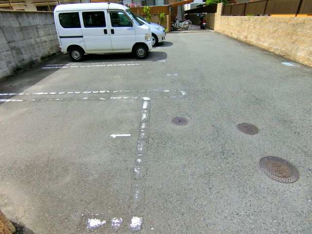 サングリエの駐車場