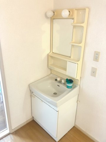 栗真ハイマートエクセル　A棟の洗面所