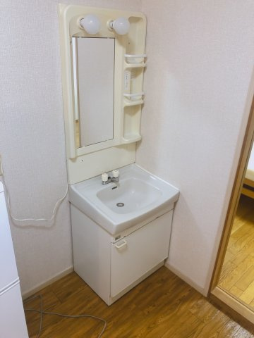 栗真ハイマートエクセル　A棟の洗面所