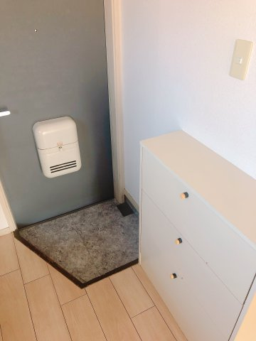 栗真ハイマートエクセル　A棟の玄関