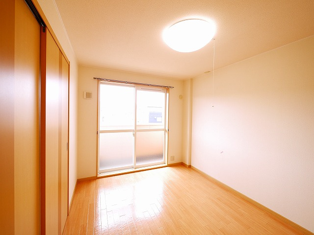 ＣＨＥＲＲＹ　ＨＯＵＳＥ（チェリーハウス）の洋室