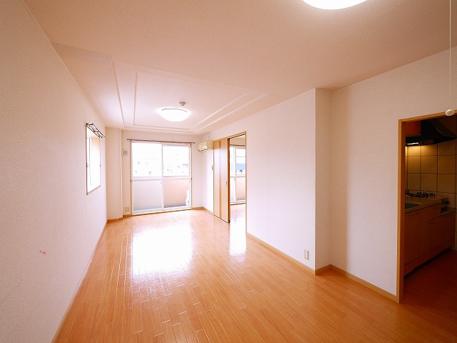 ＣＨＥＲＲＹ　ＨＯＵＳＥ（チェリーハウス）の居間・リビング