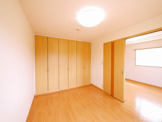 ＣＨＥＲＲＹ　ＨＯＵＳＥ（チェリーハウス）の洋室