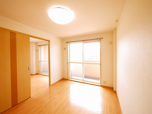 ＣＨＥＲＲＹ　ＨＯＵＳＥ（チェリーハウス）の洋室