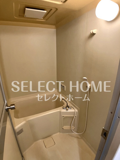 【浴室】 | Ｓｕｒｐｌｕｓ　Ｔｗｏ　Ｉｃｈｉｋａｗａ　Ｂ | お風呂です