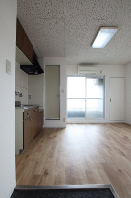 【玄関】 | ラフィーネ1号館