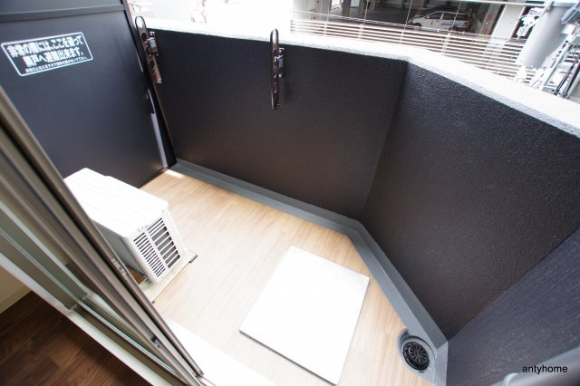 ララプレイス難波ガルテン　仲介手数料無料のバルコニー