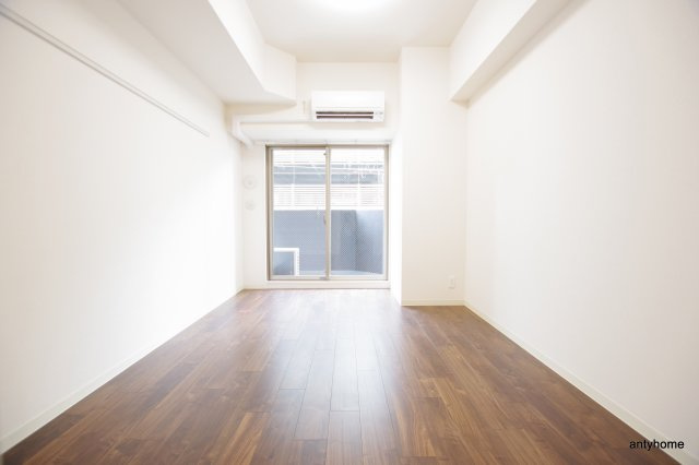 ララプレイス難波ガルテン　仲介手数料無料の居間・リビング