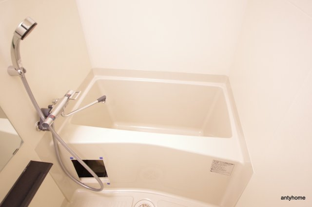 ララプレイス難波ガルテン　仲介手数料無料の浴室